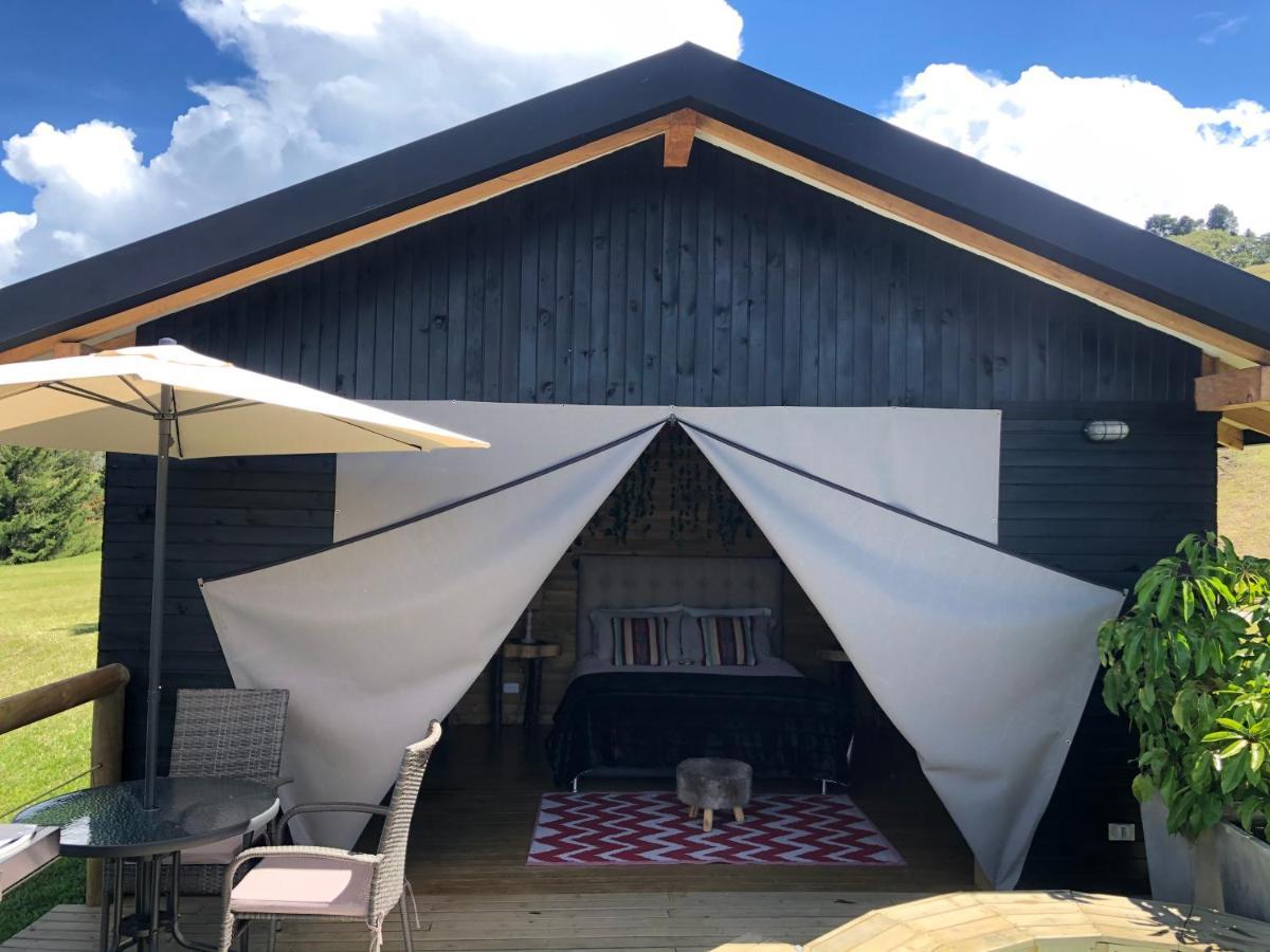 Отель Bleu Hills Glamping Llanogrande Рионегро Экстерьер фото