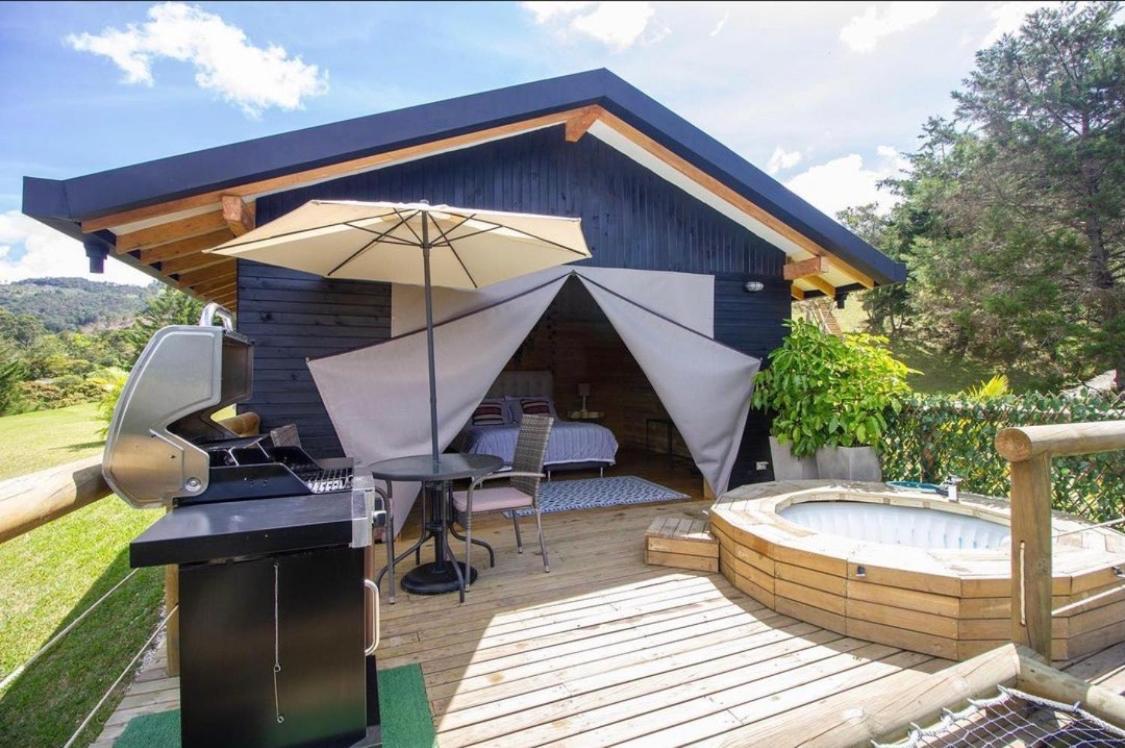 Отель Bleu Hills Glamping Llanogrande Рионегро Экстерьер фото